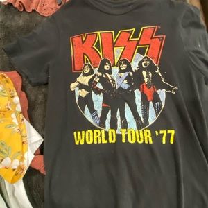 Kiss tshirt medium